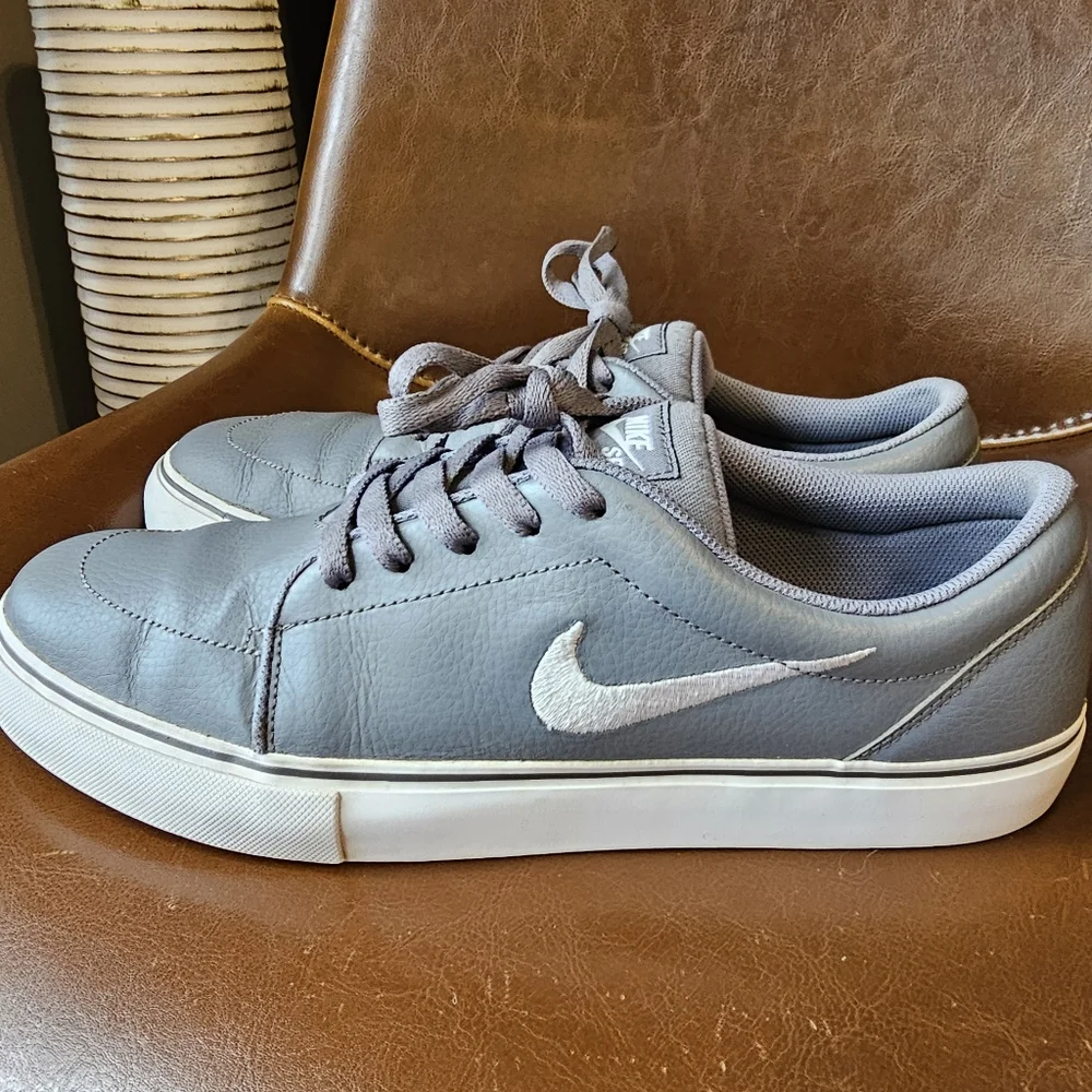 Nike SB Satire Men’s Size 11 Gray Leather Sneakers